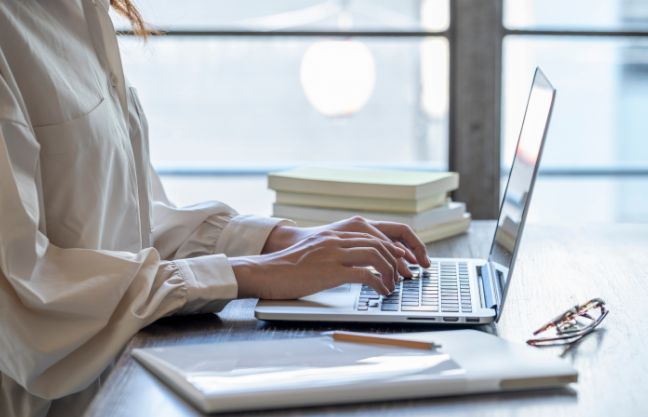 リスキリングサービス 受講者10,000名超。実践的なカリキュラムで社内のDX人材を育成